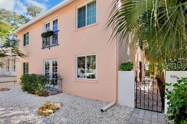 1516 OAK STREET, Sarasota, FL 34236