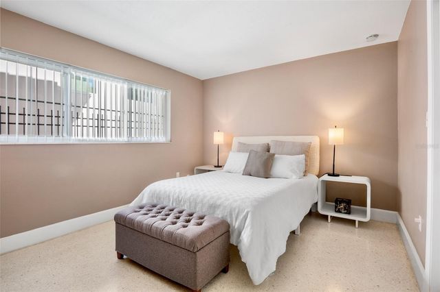 1516 OAK STREET, Sarasota, FL 34236