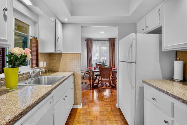 1516 OAK STREET, Sarasota, FL 34236