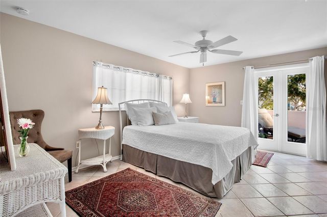 1516 OAK STREET, Sarasota, FL 34236