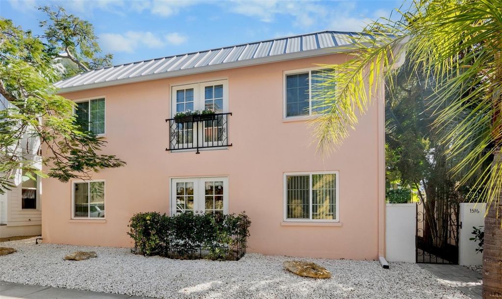 1516 OAK STREET, Sarasota, FL 34236
