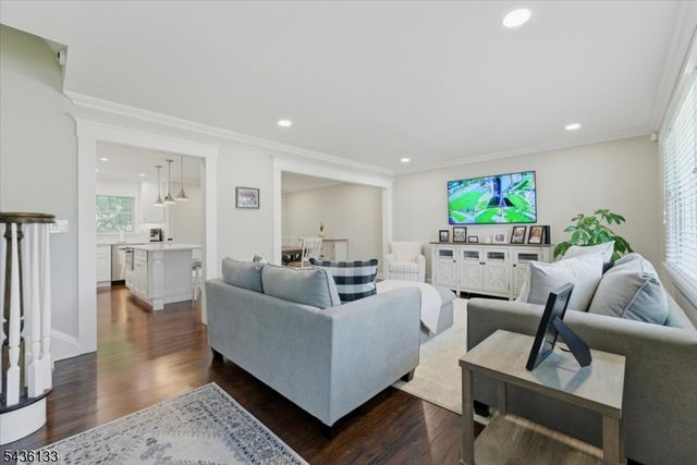 6 Davis St, Cranford Twp., NJ 07016