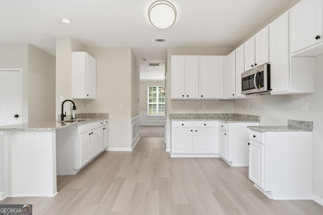 6894 Breeze Drive, Stone Mountain, GA 30087