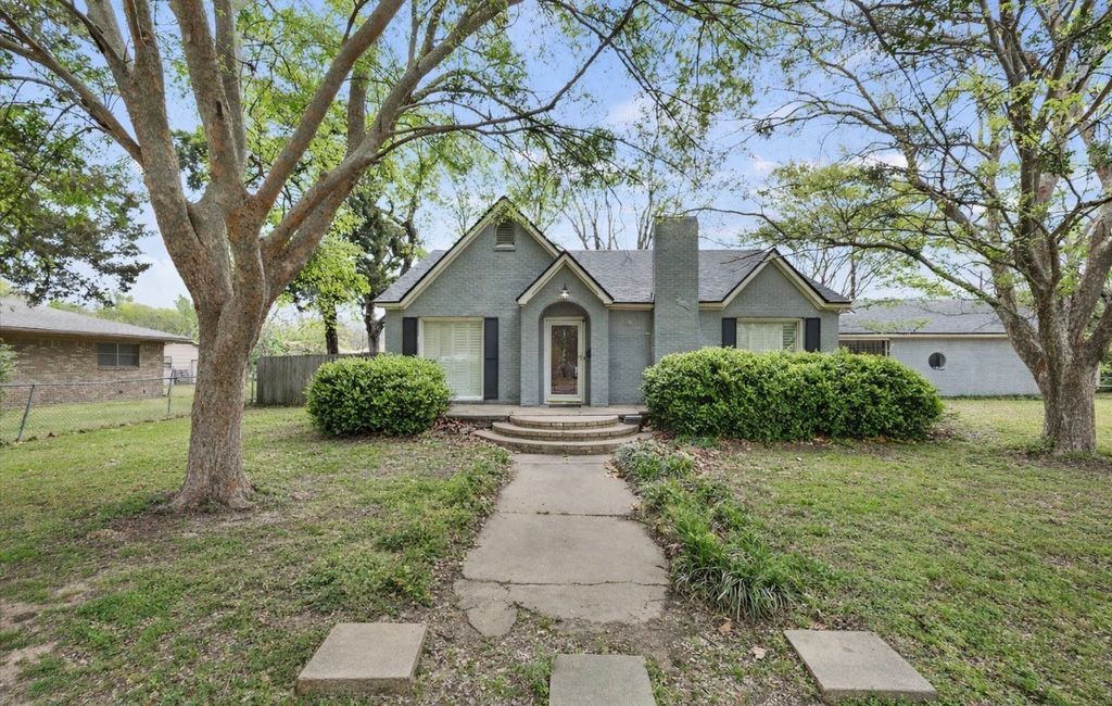 200 NW 1st Street, Cooper, TX 75432