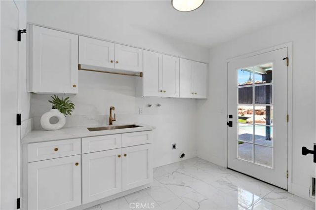 7442 N Tahan, Fresno, CA 93711
