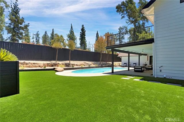 7442 N Tahan, Fresno, CA 93711