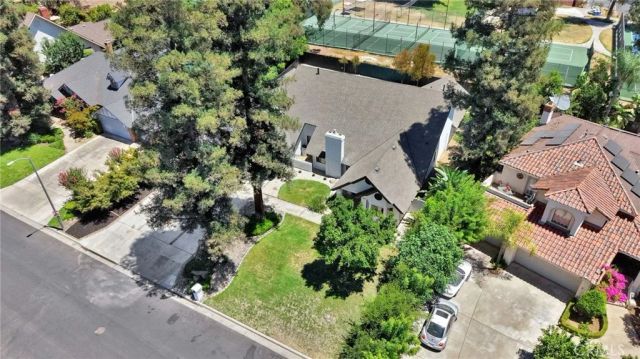 7442 N Tahan, Fresno, CA 93711