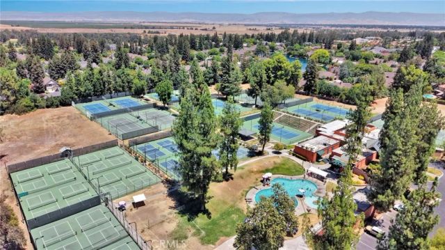 7442 N Tahan, Fresno, CA 93711