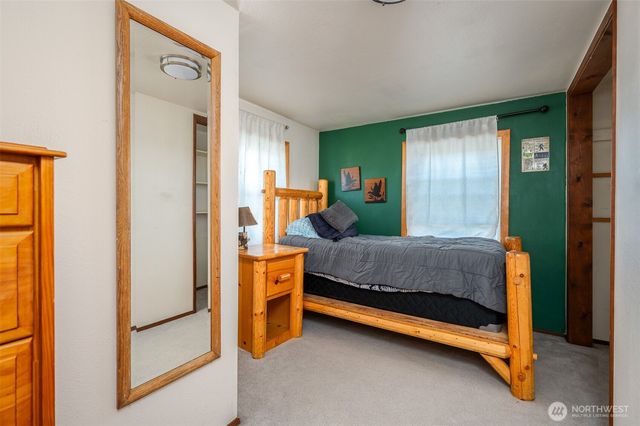 137 Aden Street SW, Castle Rock, WA 98611