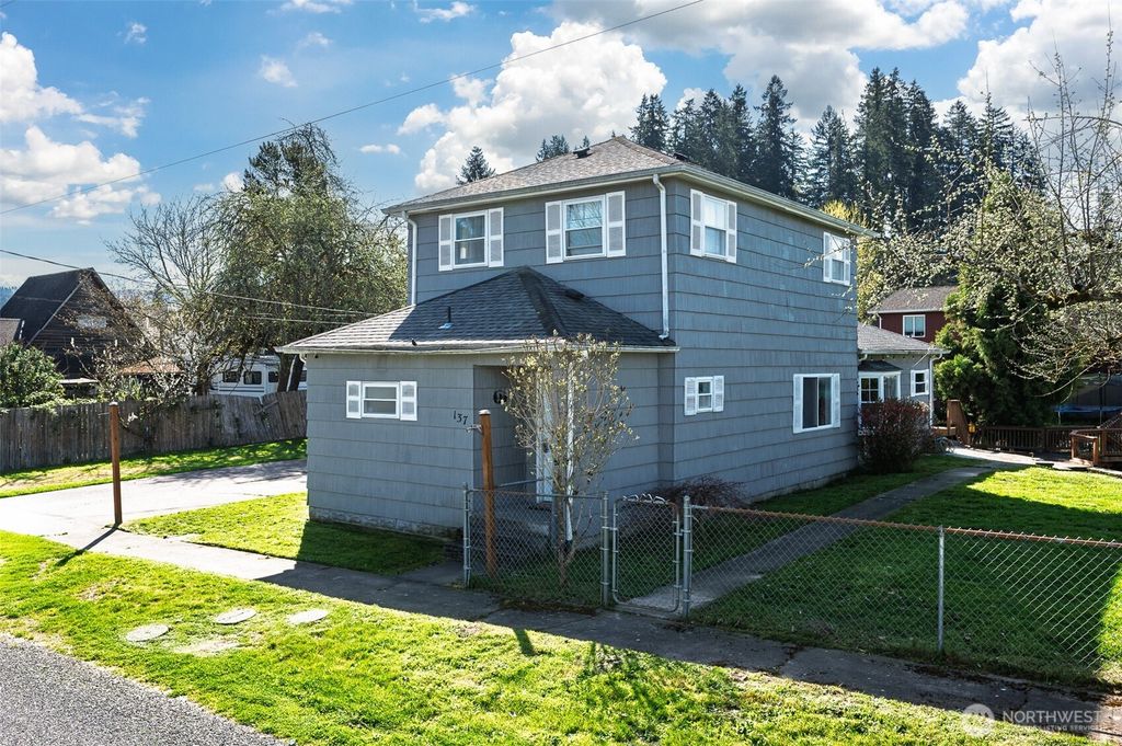 137 Aden Street SW, Castle Rock, WA 98611