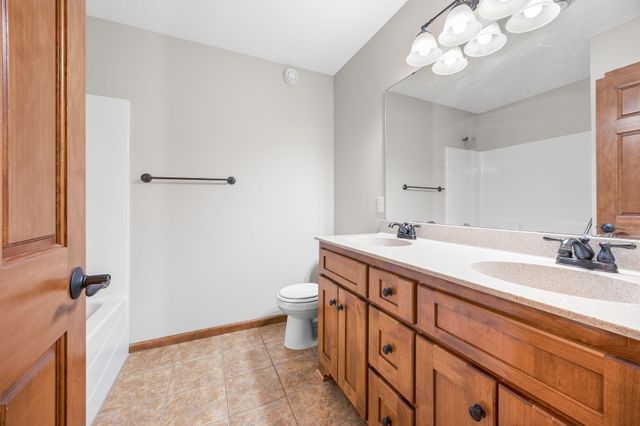 1069 Symphony Lane, Chaska, MN 55318