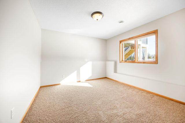 1069 Symphony Lane, Chaska, MN 55318