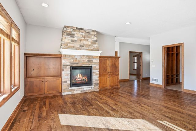 1069 Symphony Lane, Chaska, MN 55318