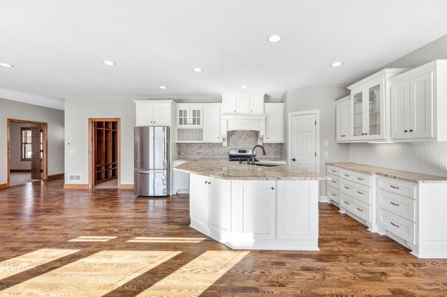 1069 Symphony Lane, Chaska, MN 55318