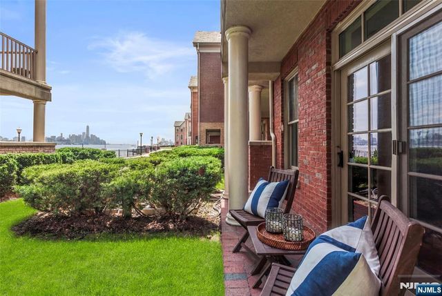 36 Regency Place TH - 36, Weehawken, NJ 07086