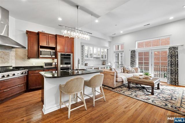 36 Regency Place TH - 36, Weehawken, NJ 07086