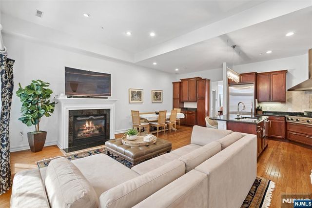 36 Regency Place TH - 36, Weehawken, NJ 07086