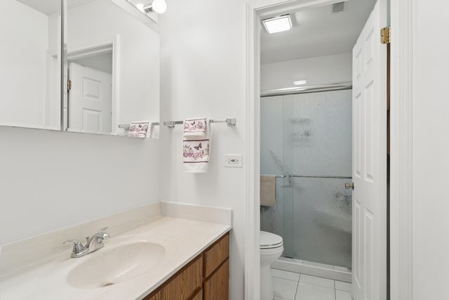 763 White Pine Road 5A2, Buffalo Grove, IL 60089