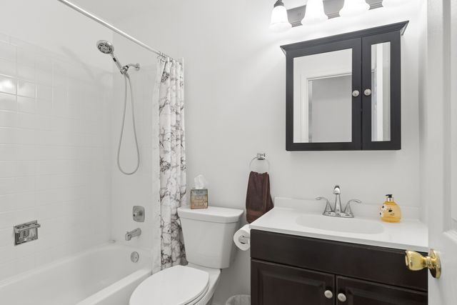 763 White Pine Road 5A2, Buffalo Grove, IL 60089