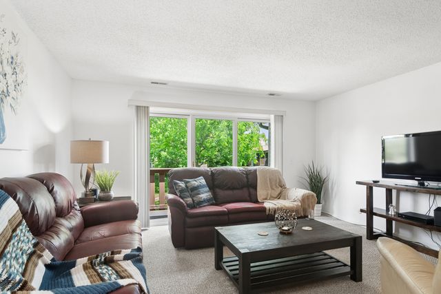 763 White Pine Road 5A2, Buffalo Grove, IL 60089