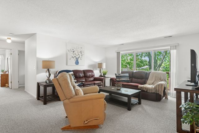 763 White Pine Road 5A2, Buffalo Grove, IL 60089