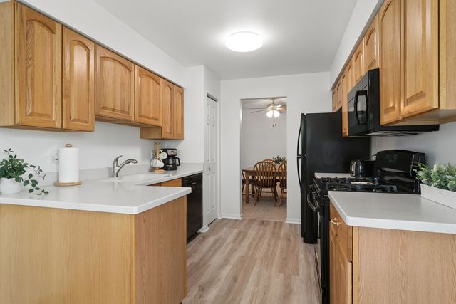 763 White Pine Road 5A2, Buffalo Grove, IL 60089