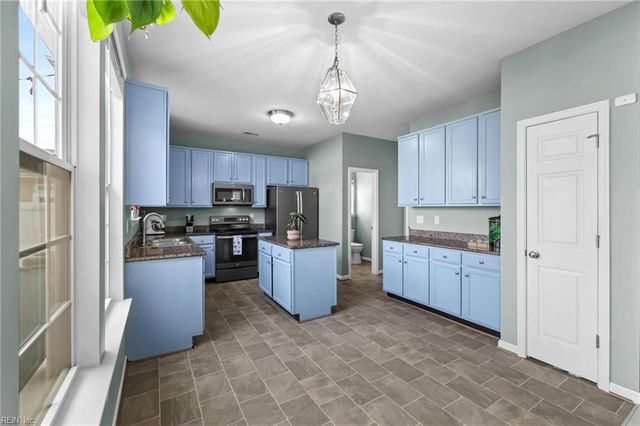 1407 London ST, Elizabeth City, NC 27909