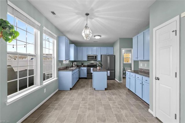 1407 London ST, Elizabeth City, NC 27909