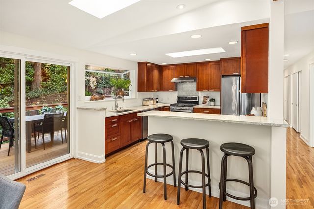 2705 107th Avenue SE, Beaux Arts, WA 98004