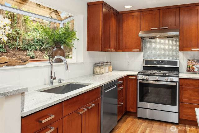 2705 107th Avenue SE, Beaux Arts, WA 98004