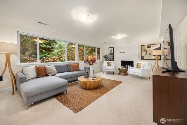 2705 107th Avenue SE, Beaux Arts, WA 98004