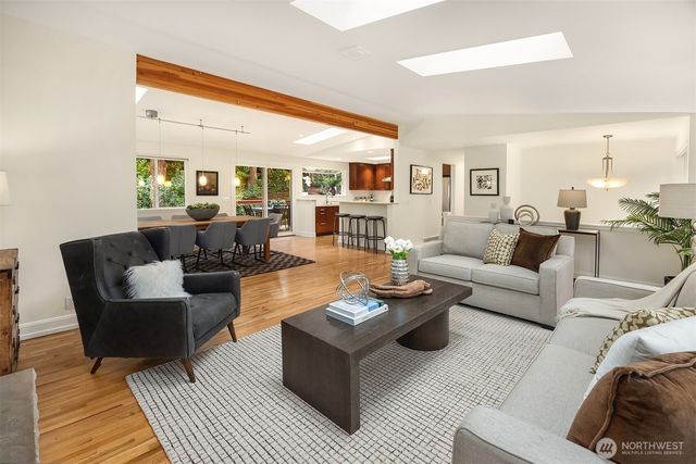 2705 107th Avenue SE, Beaux Arts, WA 98004