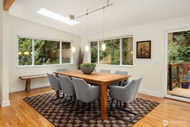 2705 107th Avenue SE, Beaux Arts, WA 98004