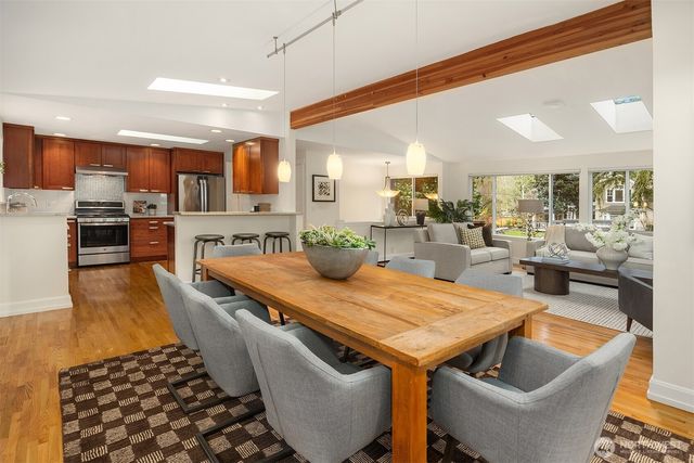 2705 107th Avenue SE, Beaux Arts, WA 98004