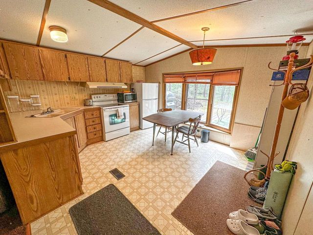N8919 ISLAND ROAD, Phillips, WI 54555
