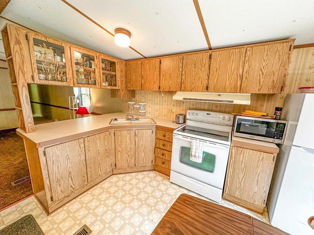 N8919 ISLAND ROAD, Phillips, WI 54555