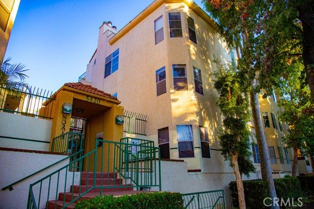 5420 Sylmar Avenue 105, Sherman Oaks, CA 91401