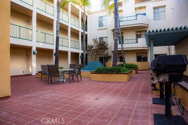 5420 Sylmar Avenue 105, Sherman Oaks, CA 91401