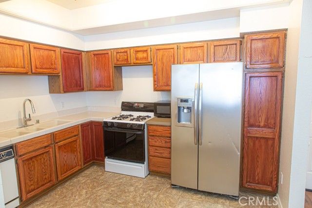 5420 Sylmar Avenue 105, Sherman Oaks, CA 91401