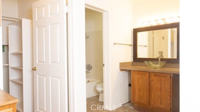 5420 Sylmar Avenue 105, Sherman Oaks, CA 91401