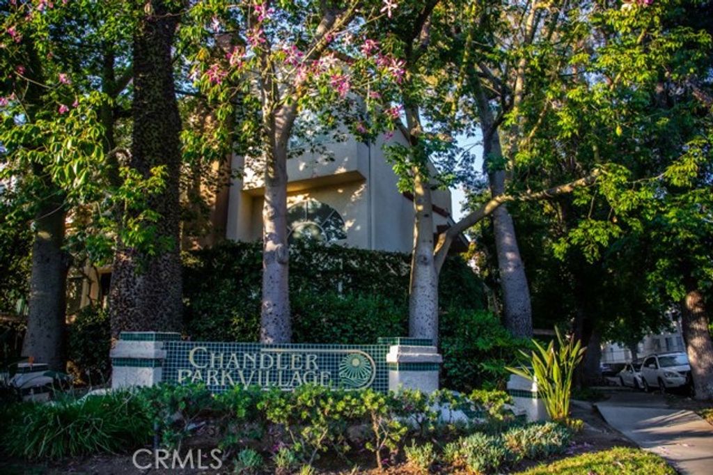 5420 Sylmar Avenue 105, Sherman Oaks, CA 91401