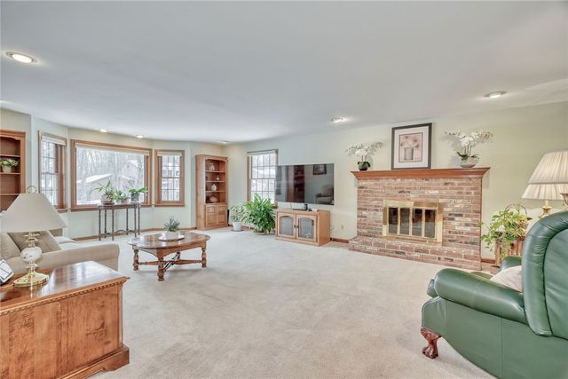 1164 Woodbridge Lane, Webster, NY 14580