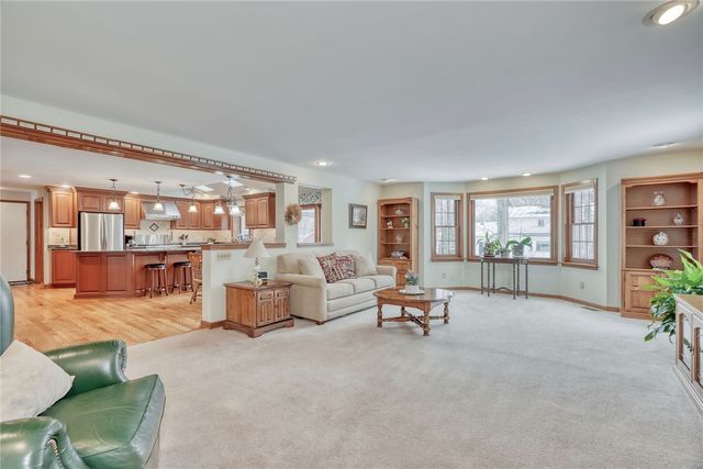 1164 Woodbridge Lane, Webster, NY 14580