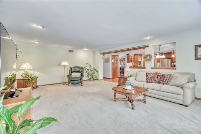 1164 Woodbridge Lane, Webster, NY 14580