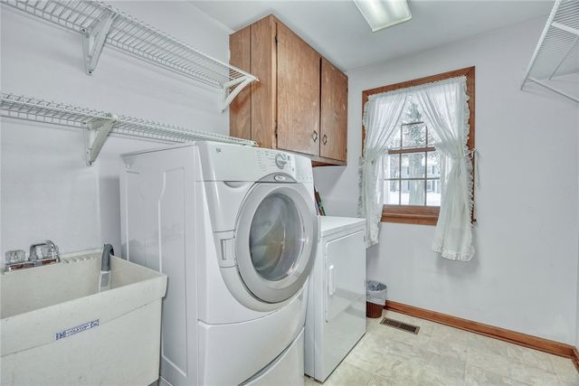 1164 Woodbridge Lane, Webster, NY 14580