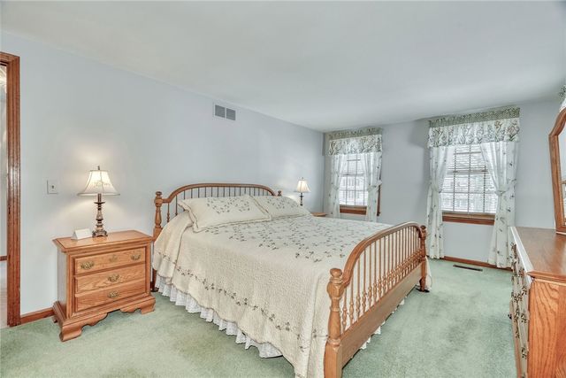 1164 Woodbridge Lane, Webster, NY 14580