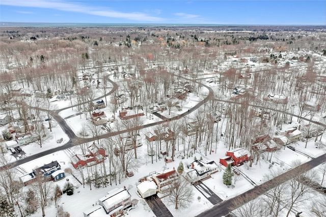 1164 Woodbridge Lane, Webster, NY 14580