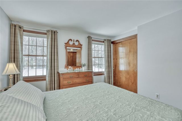 1164 Woodbridge Lane, Webster, NY 14580