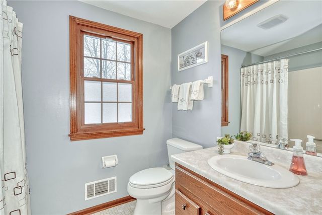 1164 Woodbridge Lane, Webster, NY 14580