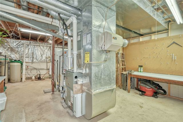 1164 Woodbridge Lane, Webster, NY 14580